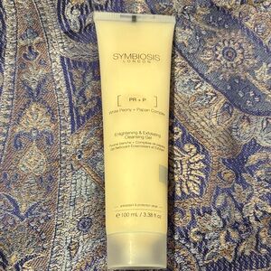 Symbiosis London Cream Cleanser with White Peony